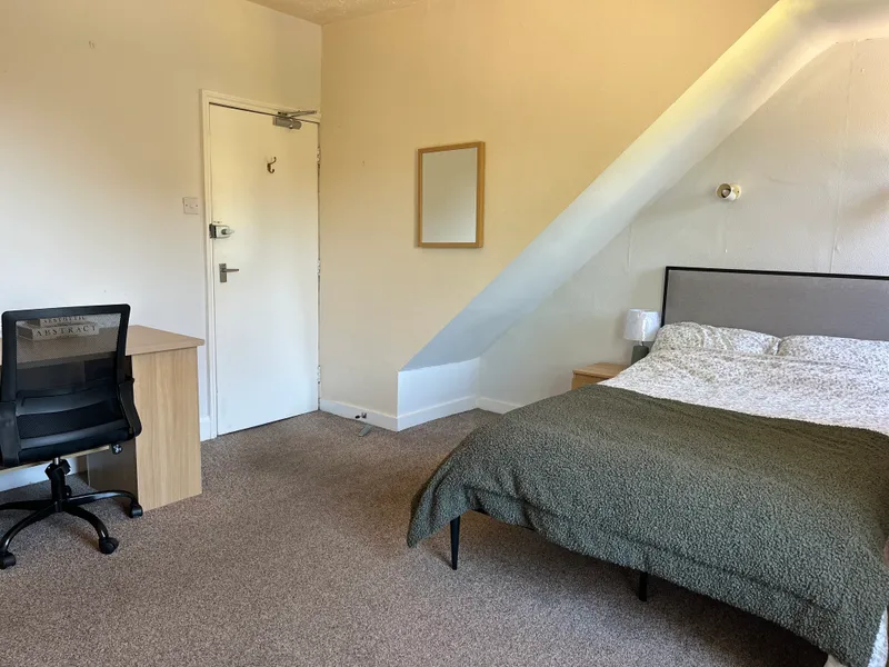 4 Bed West End Student House  // Jul 2026 - Image 2